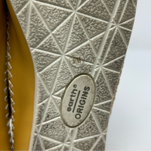 Earth Origins Lark Lizzy Amber Yellow Leather Perforated Loafers Size 9 - Picture 9 of 12